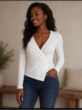 NWT Good American ivory faux wrap shirt. Women’s size 3 (large).